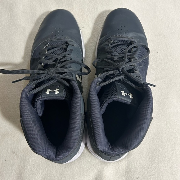 Under Armour men’s size 11 gray high top shoes. - Picture 3 of 8